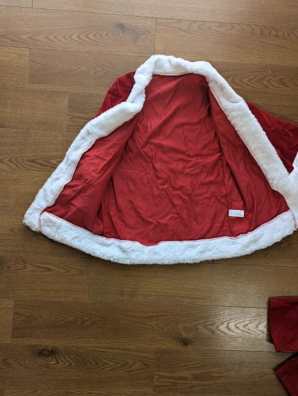 Santa 5 Piece Costume Kids Medium NWT